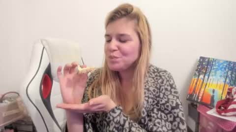 MIA online show from November 24, 2025, 10:53 pm