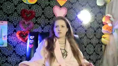 Snapshot of artsyheartsyy chatting on March 11, 2025, 11:15 pm ArtsyHeartsyy online show from March 11, 2025, 11:15 pm