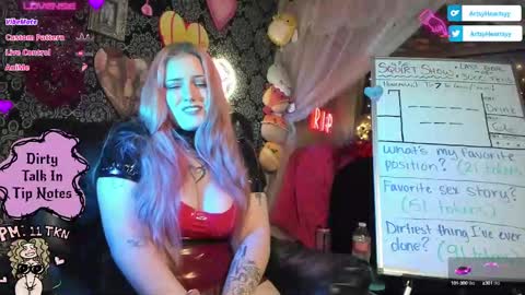 Snapshot of artsyheartsyy chatting on September 30, 2025, 12:48 am ArtsyHeartsyy online show from September 30, 2025, 12:48 am