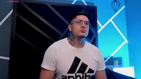 Snapshot of arturfrostt chatting on December 16, 2025, 11:15 am Artur online show from December 16, 2025, 11:15 am