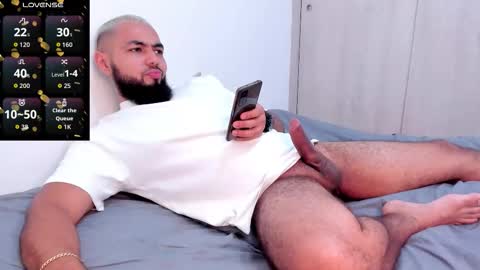 arturguy01 online show from September 8, 2025, 9:25 pm