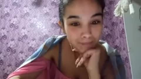 Snapshot of arvillahamner chatting on December 13, 2025, 7:40 pm Amina online show from December 13, 2025, 7:40 pm