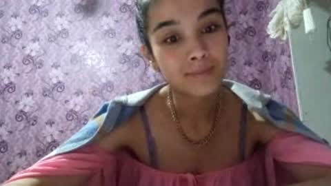 Snapshot of arvillahamner chatting on December 13, 2025, 7:53 pm Amina online show from December 13, 2025, 7:53 pm