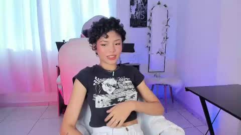 Snapshot of ary_and_kel chatting on February 26, 2025, 9:27 pm Ariana and Kelsieh online show from February 26, 2025, 9:27 pm