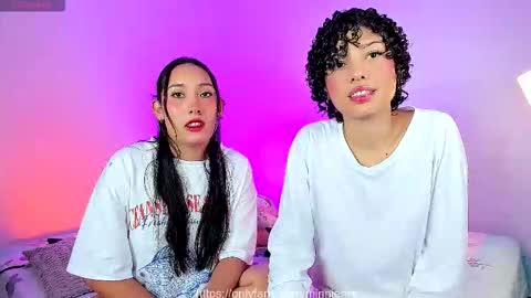 Snapshot of ary_and_kel chatting on October 22, 2025, 11:59 pm Ariana and Kelsieh online show from October 22, 2025, 11:59 pm