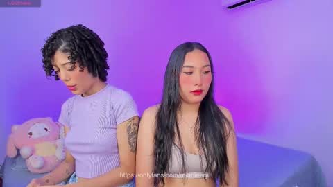 Snapshot of ary_and_kel chatting on November 13, 2025, 5:34 pm Ariana and Kelsieh online show from November 13, 2025, 5:34 pm