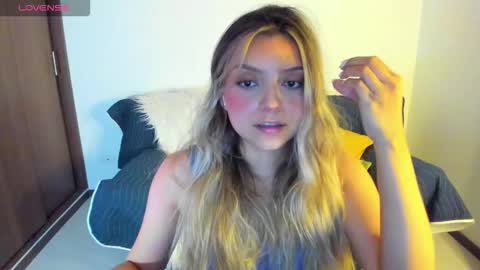 Snapshot of ary_cam230 chatting on November 7, 2025, 10:21 pm Zahaara online show from November 7, 2025, 10:21 pm