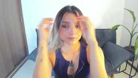 Snapshot of ary_cam230 chatting on December 1, 2025, 8:14 pm Zahaara online show from December 1, 2025, 8:14 pm