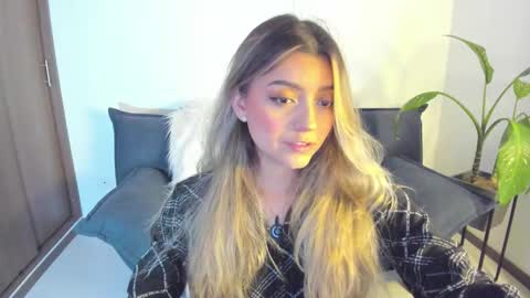 Snapshot of ary_cam230 chatting on December 3, 2025, 8:07 pm Zahaara online show from December 3, 2025, 8:07 pm