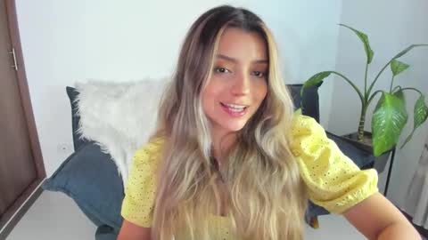 Snapshot of ary_cam230 chatting on December 4, 2025, 8:28 pm Zahaara online show from December 4, 2025, 8:28 pm