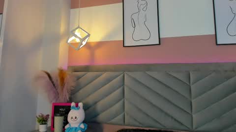Snapshot of ary_thompson_ chatting on May 14, 2026, 12:12 pm ARY THOMPSON online show from May 14, 2026, 12:12 pm