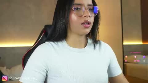 Snapshot of arya_ruiz chatting on January 5, 2026, 5:27 pm Arya online show from January 5, 2026, 5:27 pm