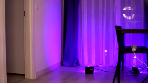 Lunaa  online show from October 31, 2025, 7:37 pm