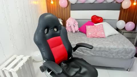  ARYA  online show from February 14, 2026, 7:43 pm