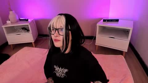 Asami  online show from January 8, 2026, 10:01 pm