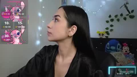 Asena online show from November 4, 2025, 7:24 pm