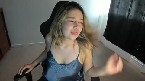 Snapshot of ash_smith1 chatting on January 8, 2025, 1:42 am ash_smith1 online show from January 8, 2025, 1:42 am