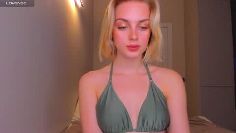 your pretty Ashley online show from December 3, 2024, 5:23 pm