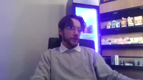 Snapshot of ashe_009 chatting on October 31, 2025, 9:05 pm Ashe009 online show from October 31, 2025, 9:05 pm