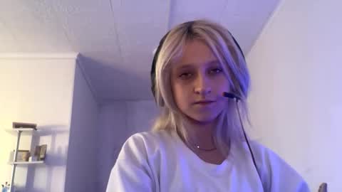 Snapshot of ashelyparcell chatting on December 2, 2025, 7:36 am July online show from December 2, 2025, 7:36 am