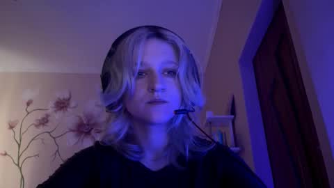 Snapshot of ashelyparcell chatting on December 15, 2025, 7:12 am July online show from December 15, 2025, 7:12 am