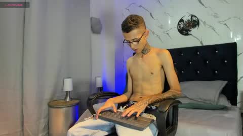 Snapshot of asher_lux chatting on May 29, 2026, 7:56 pm Asher online show from May 29, 2026, 7:56 pm