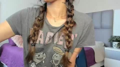 Carolina  online show from December 30, 2024, 10:01 pm