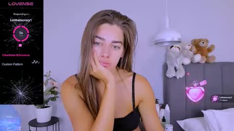 Snapshot of ashley__jess chatting on September 16, 2025, 2:51 pm Ashley online show from September 16, 2025, 2:51 pm