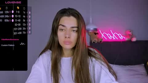 Snapshot of ashley__jess chatting on November 18, 2025, 5:06 pm Ashley online show from November 18, 2025, 5:06 pm