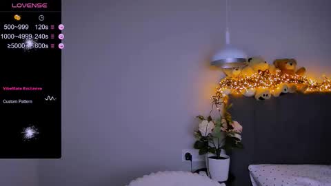 Snapshot of ashley__jess chatting on December 3, 2025, 5:55 pm Ashley online show from December 3, 2025, 5:55 pm