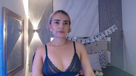 Snapshot of ashley__tylor chatting on April 28, 2026, 8:25 pm ashley__tylor online show from April 28, 2026, 8:25 pm