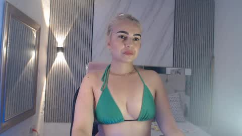 Snapshot of ashley__tylor chatting on June 5, 2026, 5:40 pm ashley__tylor online show from June 5, 2026, 5:40 pm