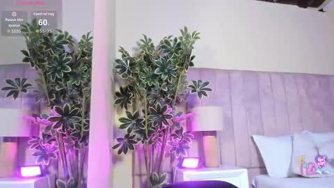 ashley_beaomunt online show from March 16, 2026, 11:25 am