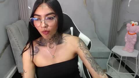 ashley_blum_v online show from October 1, 2025, 8:04 pm