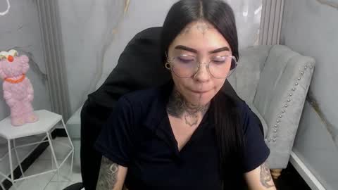 ashley_blum_v online show from October 24, 2025, 1:29 pm