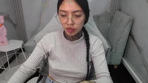 ashley_blum_v online show from October 31, 2025, 2:07 pm