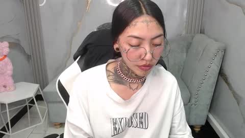 ashley_blum_v online show from November 12, 2025, 8:52 pm