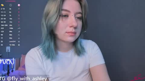ashley_fly online show from November 30, 2025, 5:44 am