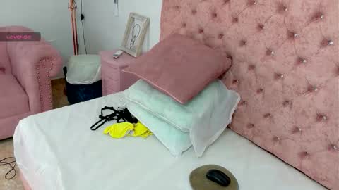 ASHLEY online show from March 25, 2026, 1:44 am