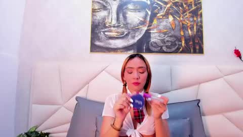 ashley_miller26 online show from February 12, 2025, 11:29 am