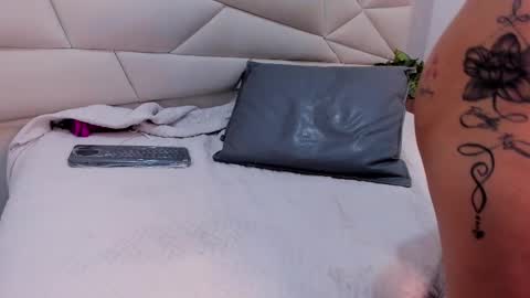 ashley_miller26 online show from February 18, 2025, 5:42 pm