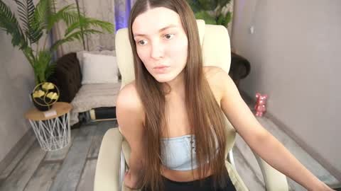 ashleybaee online show from April 10, 2026, 12:21 pm