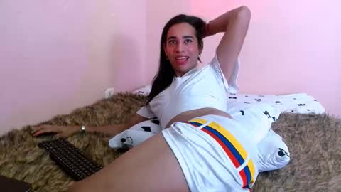 Snapshot of ashleypetite_ chatting on September 23, 2025, 7:28 pm Ashley online show from September 23, 2025, 7:28 pm