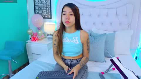 Snapshot of ashleyroberh chatting on November 30, 2025, 12:20 pm AshleyRoberh online show from November 30, 2025, 12:20 pm