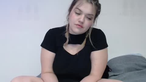 Snapshot of ashleyrosee_ chatting on February 23, 2025, 2:18 am Anite online show from February 23, 2025, 2:18 am