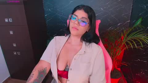 Ashleyy18   online show from October 9, 2025, 11:25 pm
