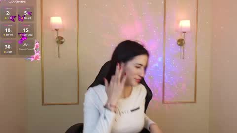 Snapshot of ashleyy__fox chatting on April 28, 2026, 7:41 pm Hi Im Ashley Dont forget to follow me to have me close to you online show from April 28, 2026, 7:41 pm