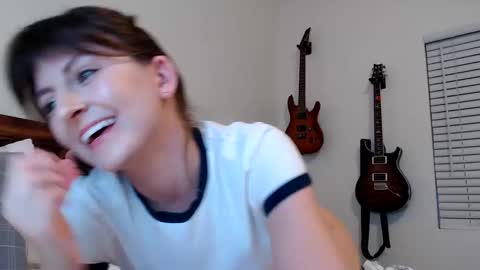 Snapshot of ashleyyylove13 chatting on October 10, 2025, 5:50 am Ashley Love online show from October 10, 2025, 5:50 am