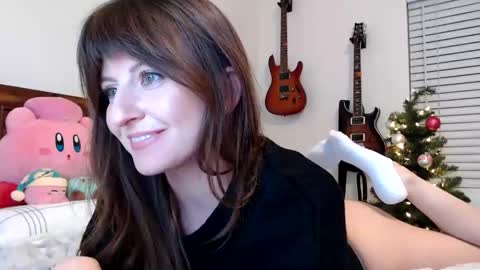 Snapshot of ashleyyylove13 chatting on November 28, 2025, 6:27 am Ashley Love online show from November 28, 2025, 6:27 am