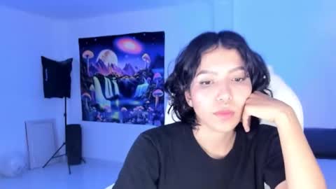 Fer online show from March 2, 2025, 1:58 am